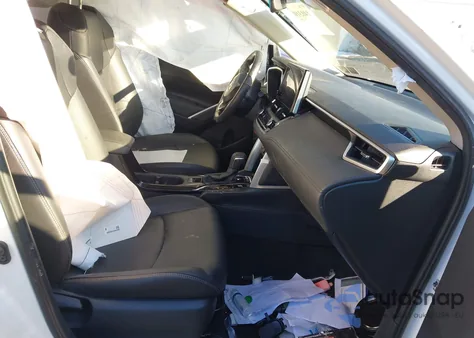 2024 Toyota Corolla Cross Xle from USA, damaged, VIN 7MUDAABG7RV083540